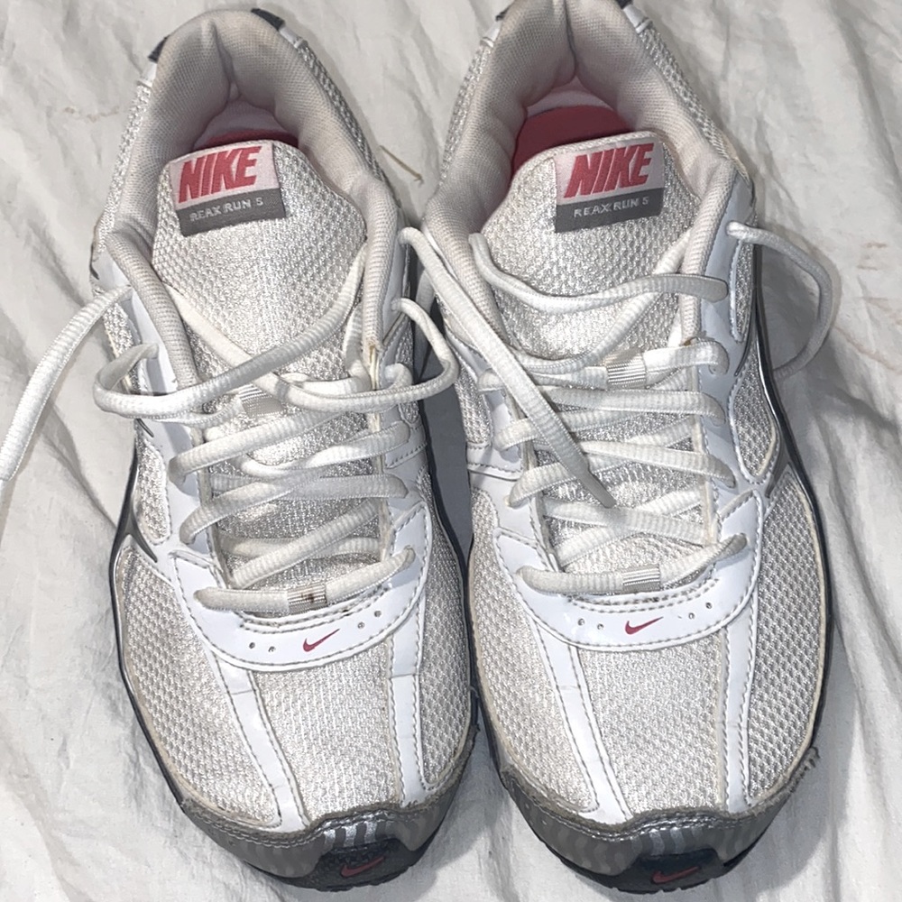 Nike Tennis Shoes